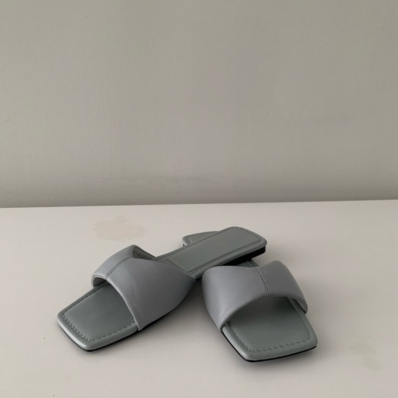 CUTE Zara Sandals - Picture 1 of 2